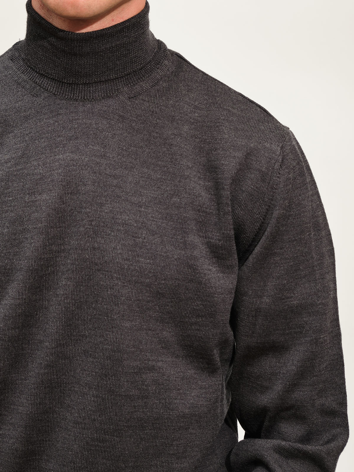Extrafine Merino Roll Neck Knit | Dark Grey