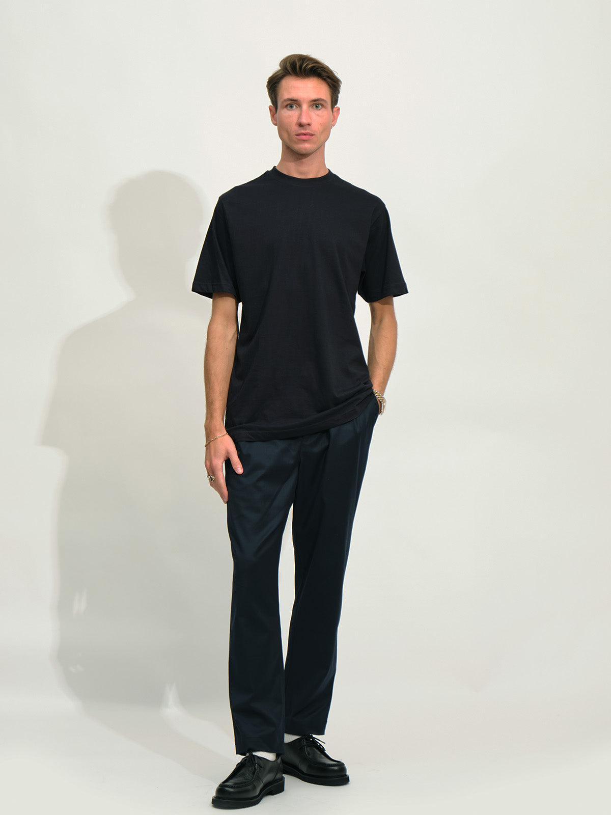 Klassisk basis t-shirt i navy blå til mænd