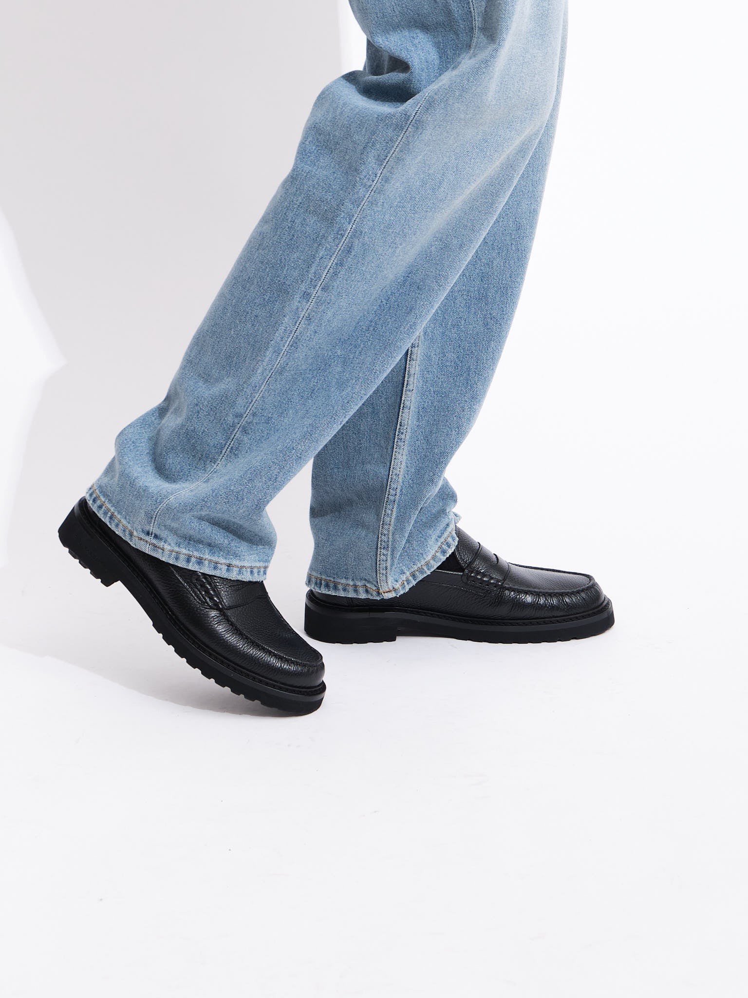 Lightweight Loafer | Black Grained Leather