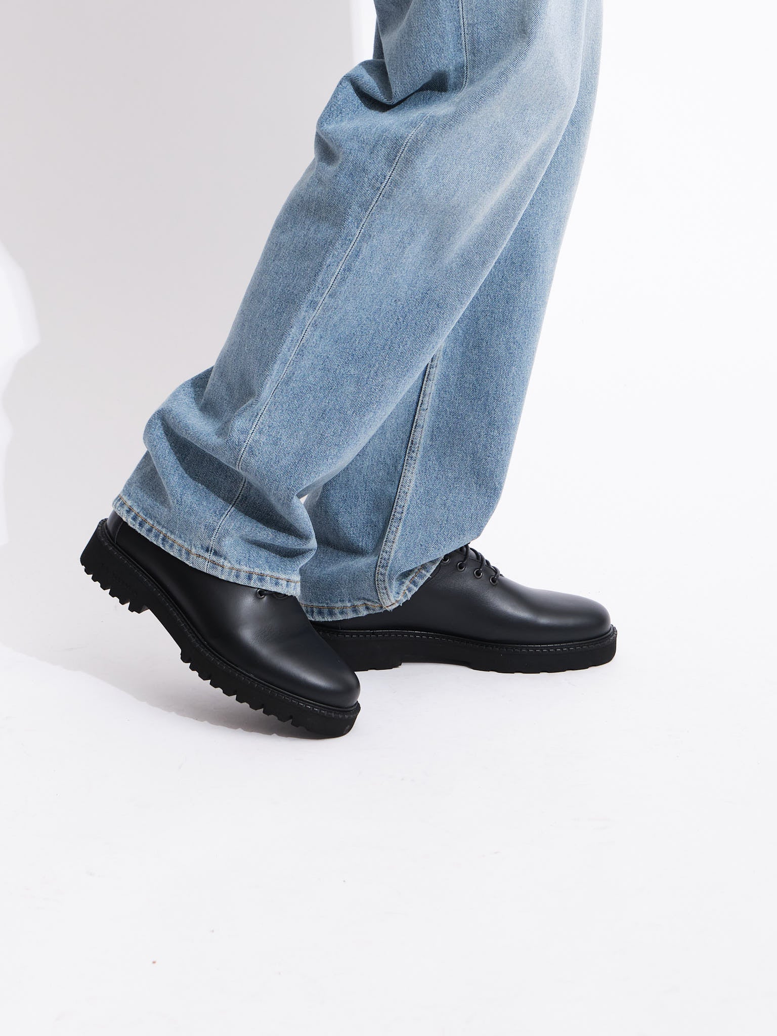 Lightweight NSB | Black Pull Up Leather