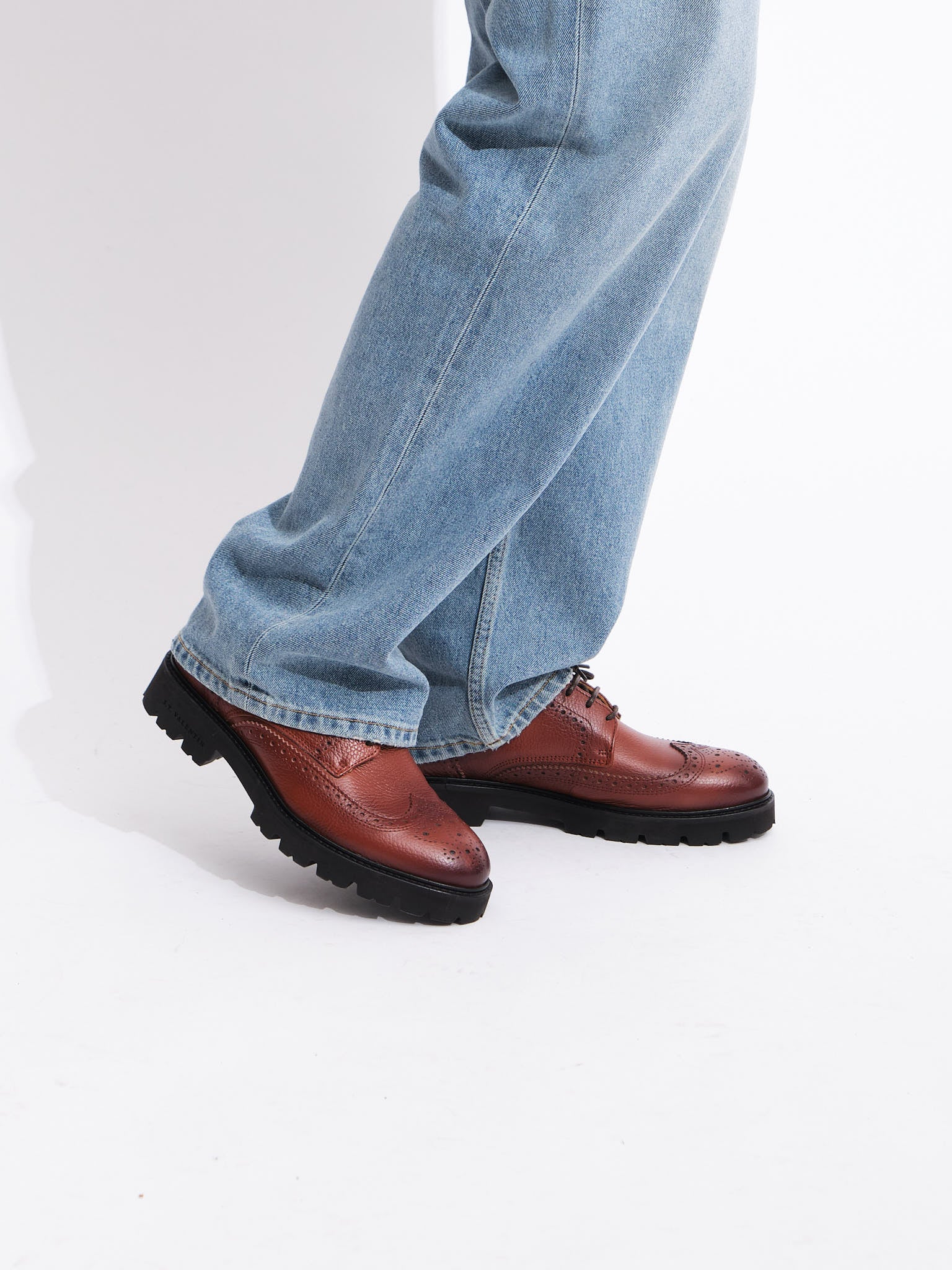 Lightweight Brogue Derby Shoe | Cognac Grained Leather