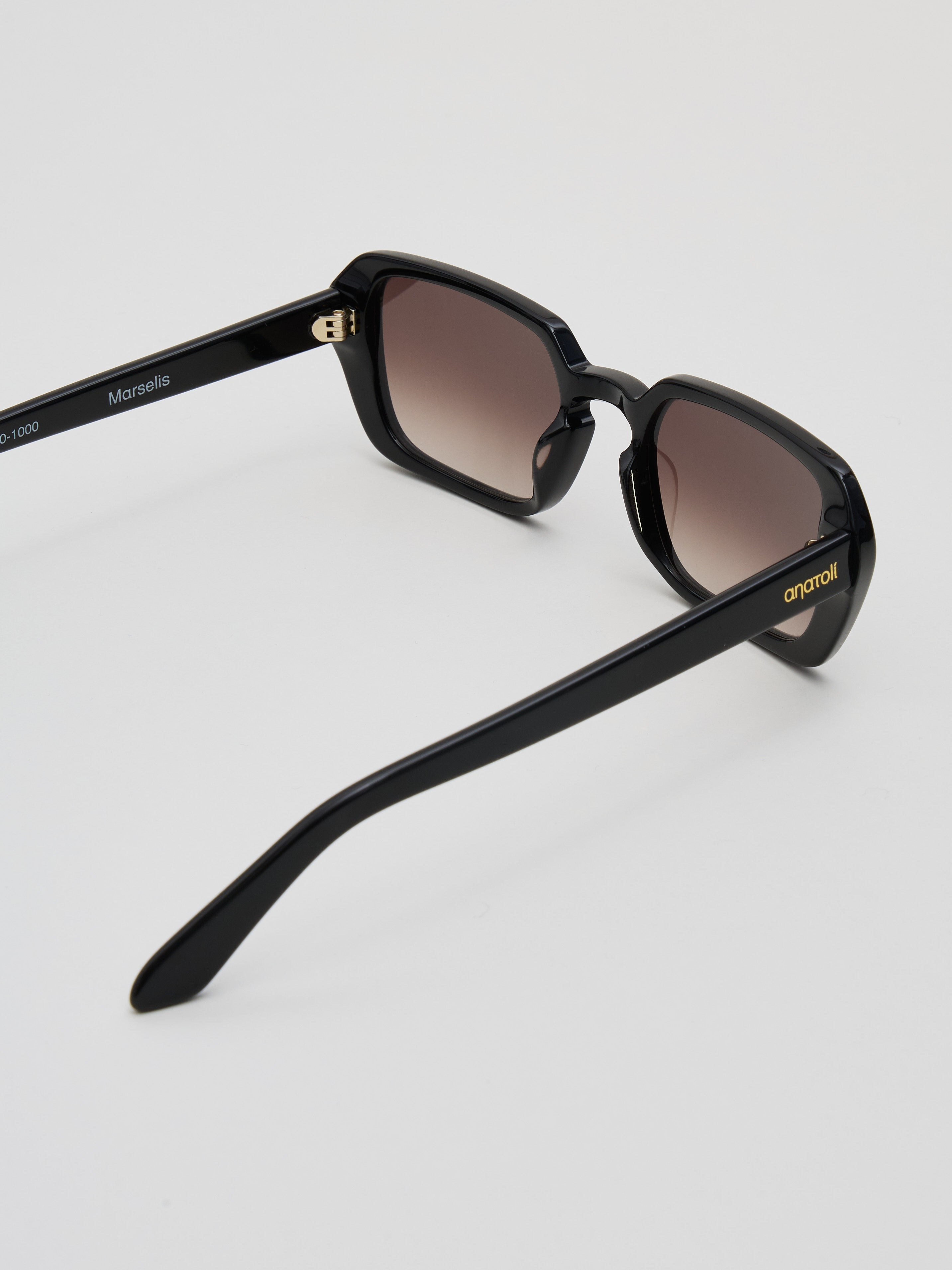 Marselis Solid Black