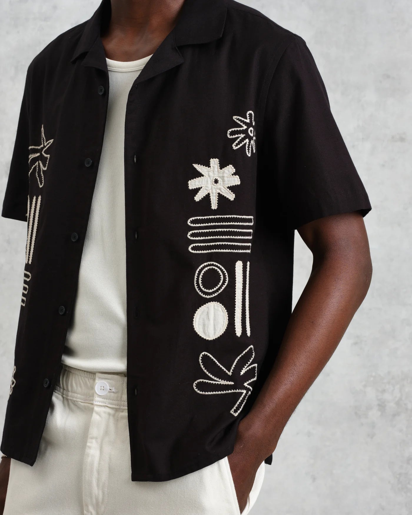 Didcot SS Shirt Abstract Applique Black / Ecru
