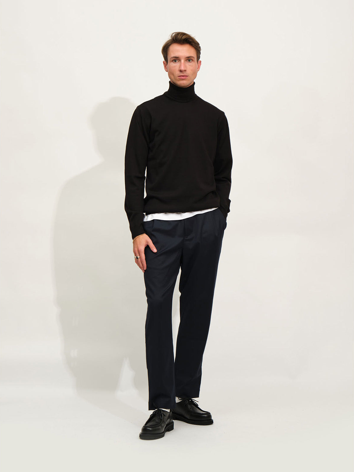Extrafine Merino Roll Neck Knit | Black