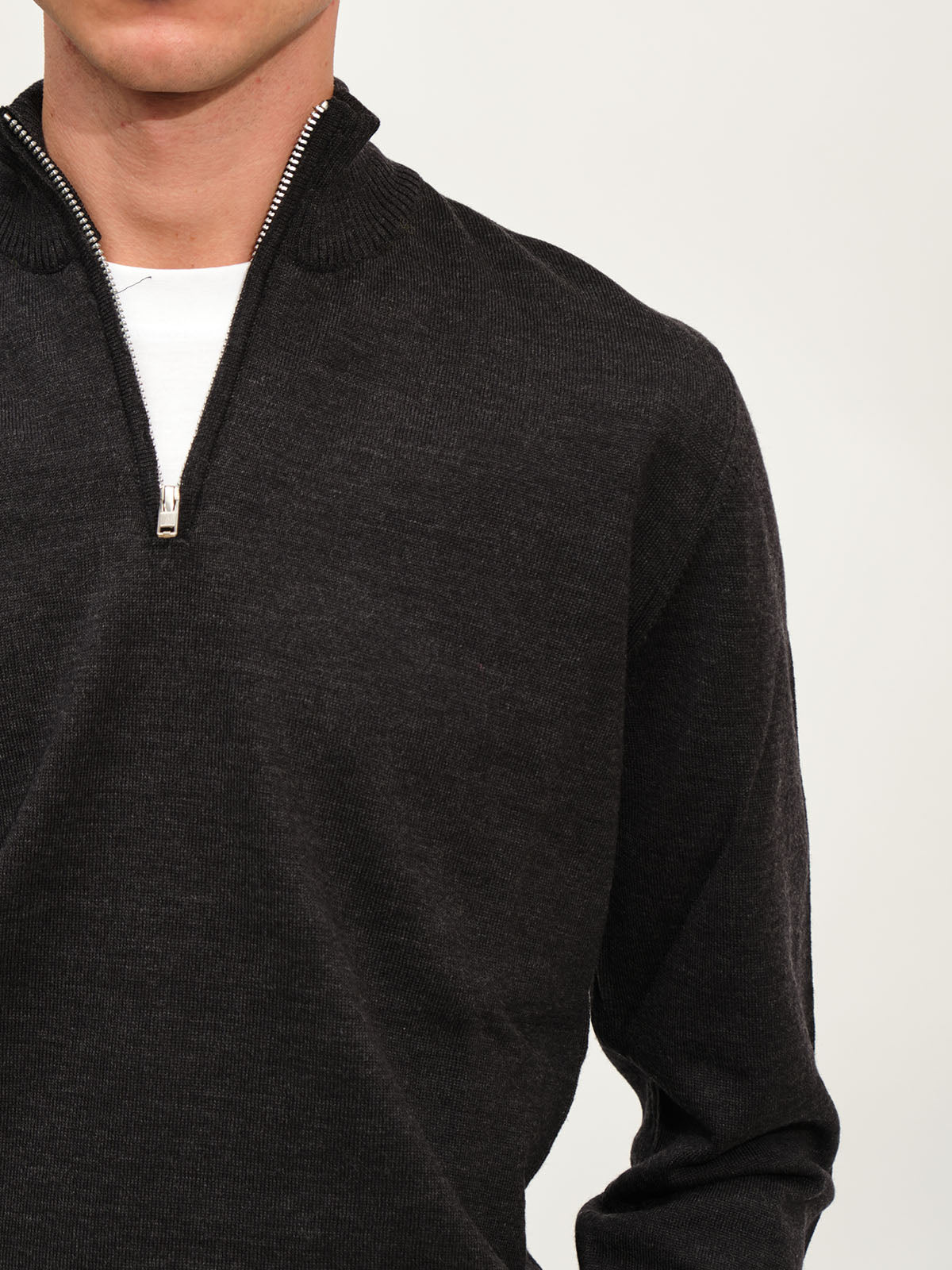 Extrafine Merino Half Zip Knit | Dark Grey