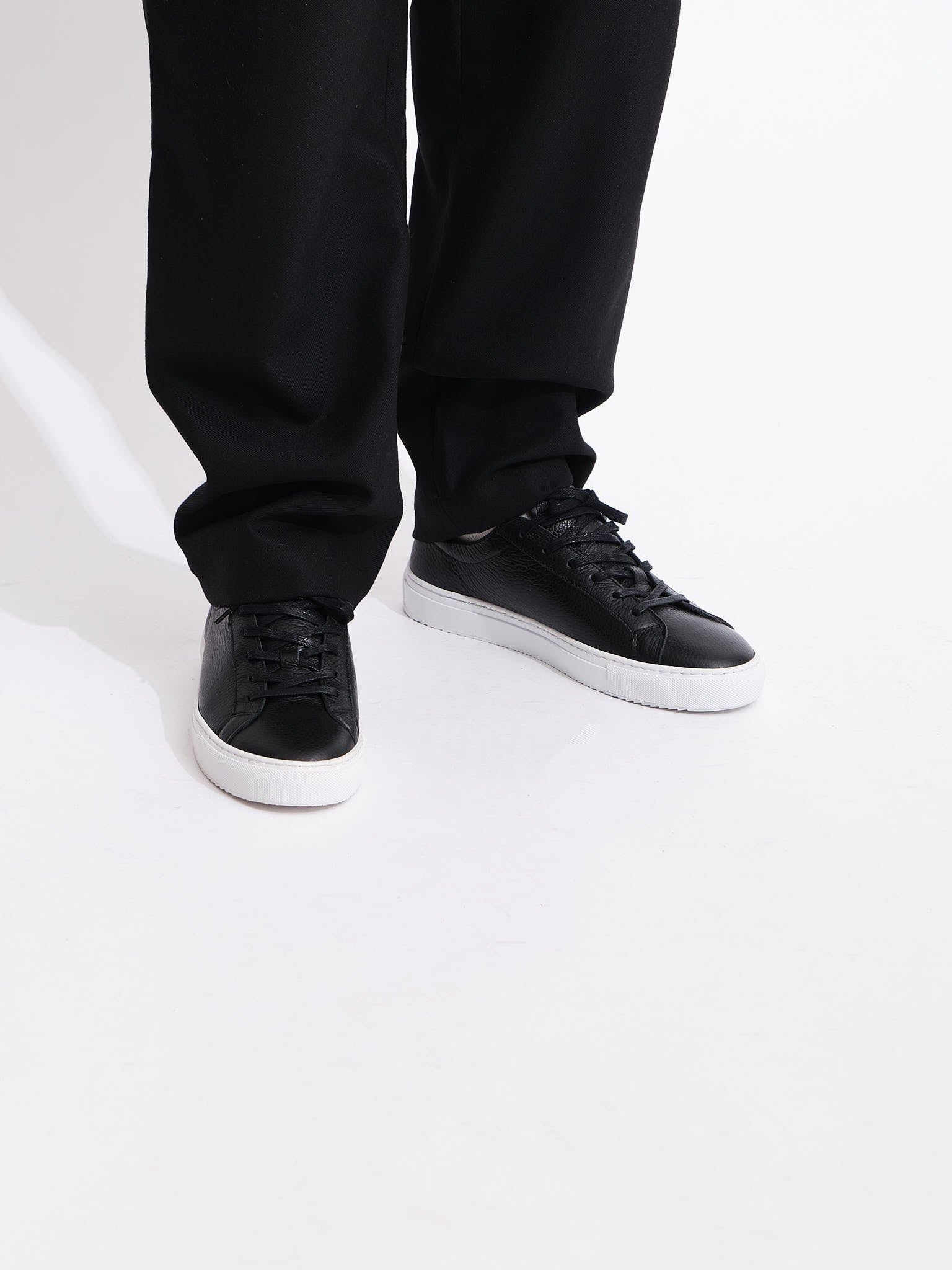 Classic Sneaker | Black