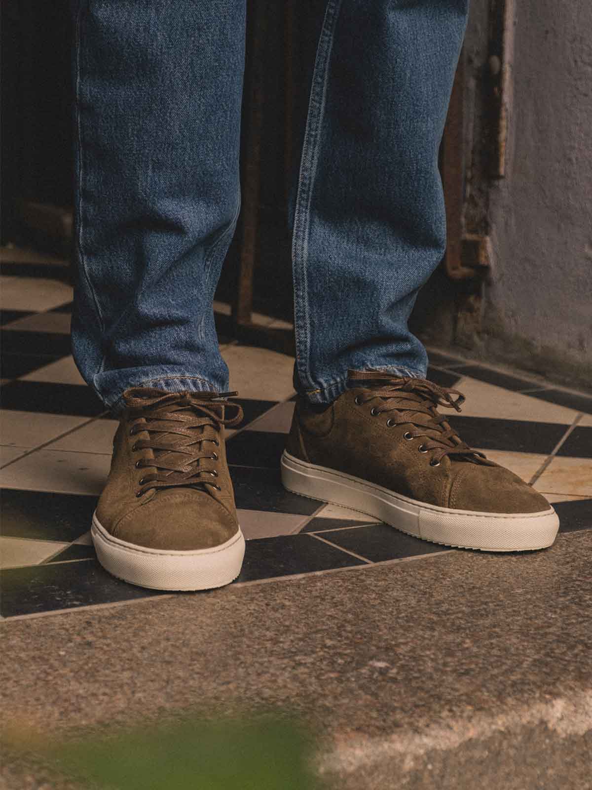 Classic Sneaker | Army Off White Suede