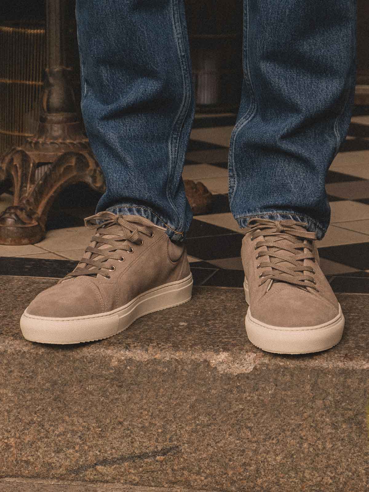 hover